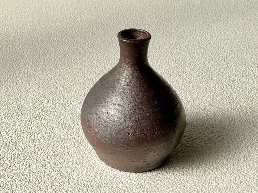 穴窯焼き締め 一輪挿し s-ys-6 | iichi 日々の暮らしを心地よくする