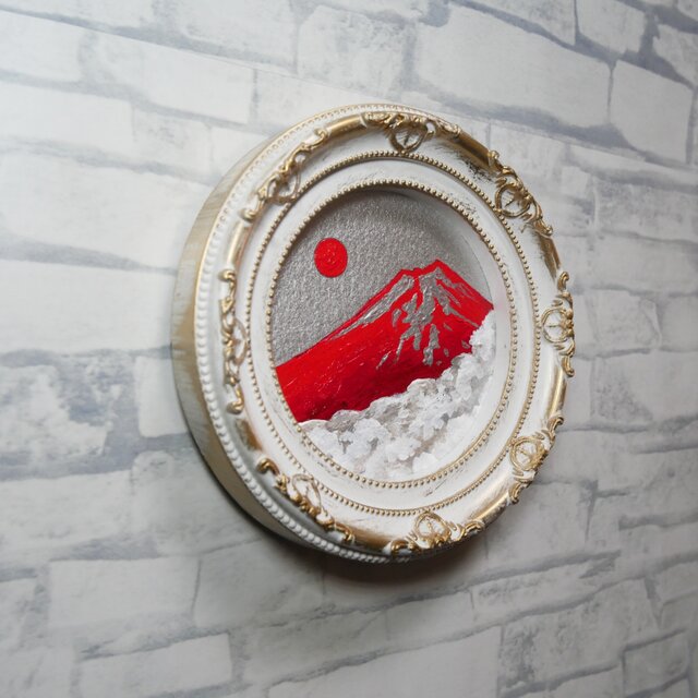 油彩画 円形ミニ絵画「赤富士」 銀の空と白い雲 | iichi 日々の暮らし