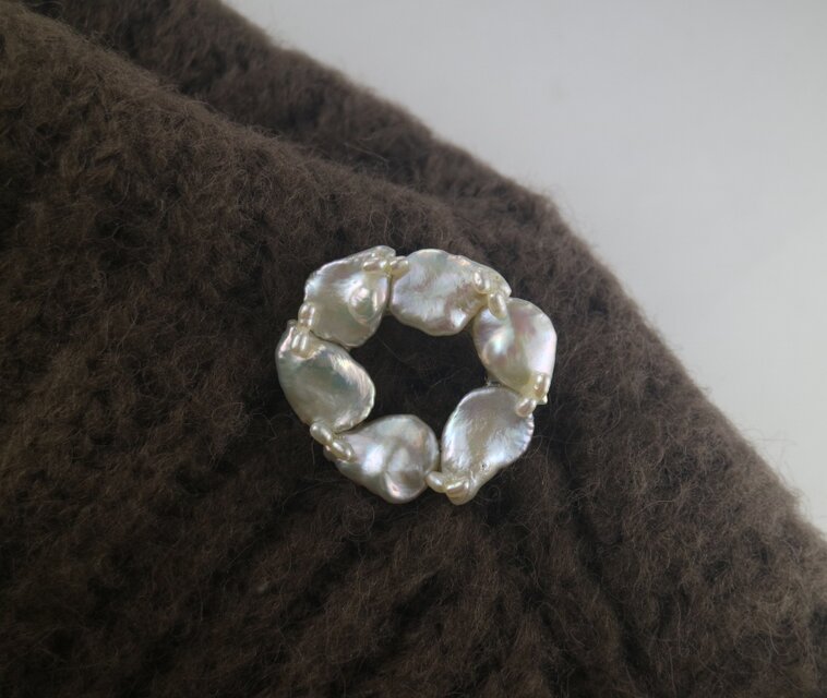 バロック真珠のサークルブローチ | iichi 日々の暮らしを心地よくする