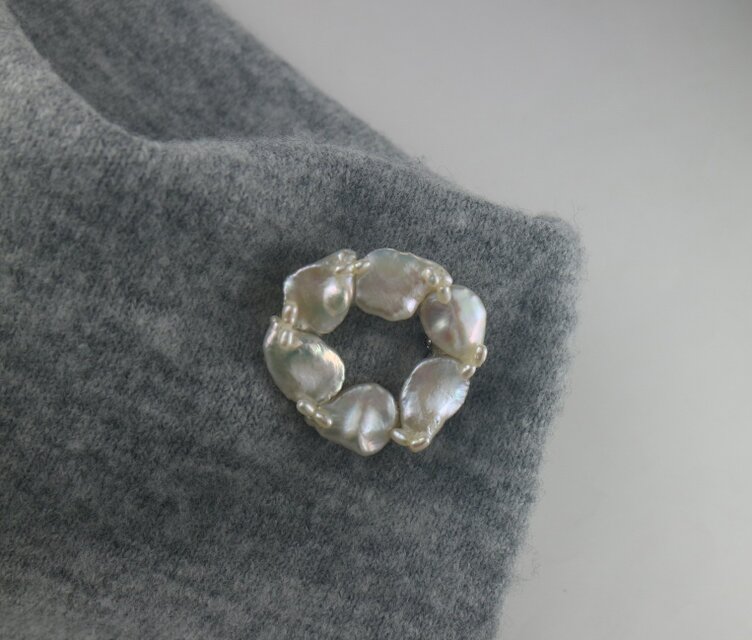 バロック真珠のサークルブローチ | iichi 日々の暮らしを心地よくする