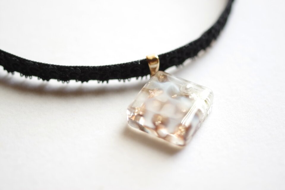 受注製作】レジンアート スクエアモチーフとタティングレースと