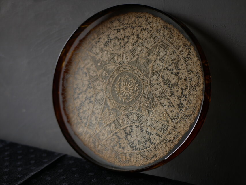 クロッシェレース ガラスのドレッシングトレイ フランスアンティーク