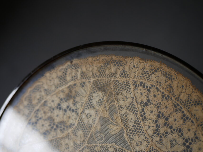 クロッシェレース ガラスのドレッシングトレイ フランスアンティーク