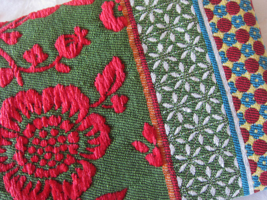 フランス生地 大きな花薔薇の刺繍とドット 盛りだくさんの素敵なポーチ
