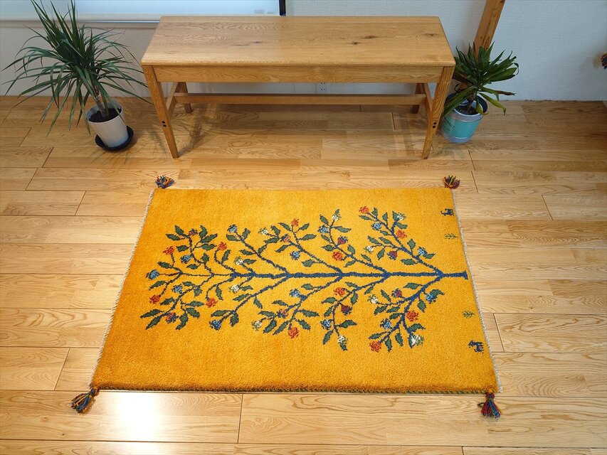 ペルシャ　ギャッベ ミニランナー　115×43 黄金色　ヤギ ペルシャ ギャッベ ミニランナー 115×43 黄金色 ヤギ - メルカリ