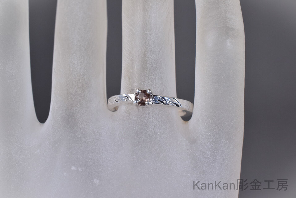 カラーチェンジガーネットのリング | iichi 日々の暮らしを心地よく