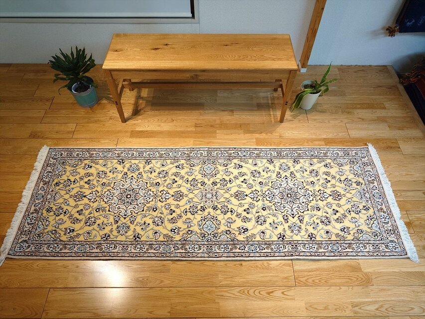 ペルシャ絨毯ナイン産ノラ ウール ランナー 細長いラグ 225x90cm