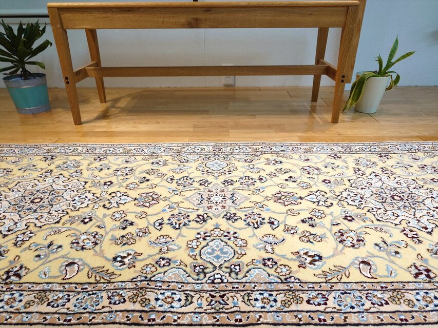 ペルシャ絨毯ナイン産ノラ ウール ランナー 細長いラグ 225x90cm