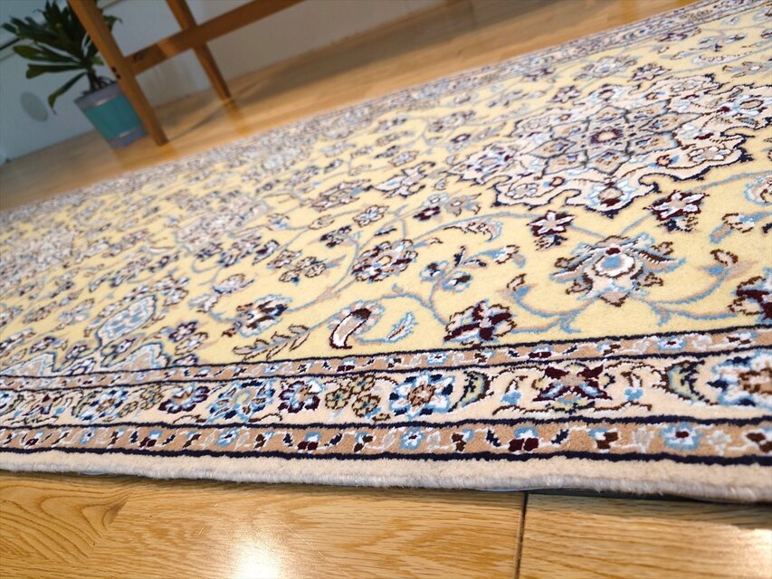 ペルシャ絨毯ナイン産ノラ ウール ランナー 細長いラグ 205x70cm