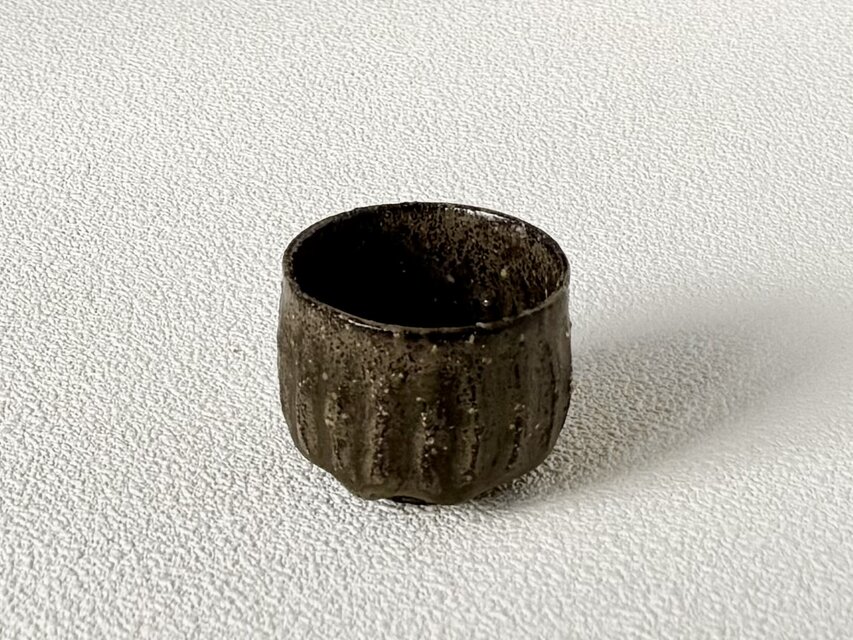 松灰釉 鎬ぐい呑み k-et-1 | iichi 日々の暮らしを心地よくする