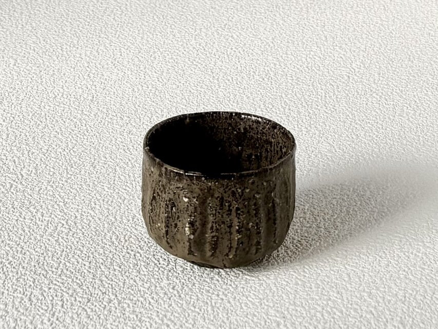 松灰釉 鎬ぐい呑み k-et-1 | iichi 日々の暮らしを心地よくする