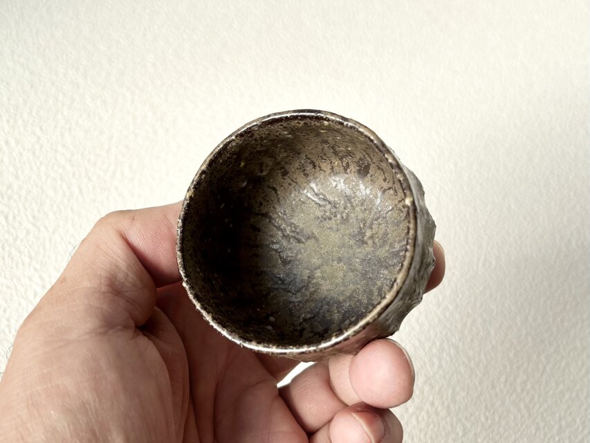 松灰釉 鎬ぐい呑み k-et-1 | iichi 日々の暮らしを心地よくする