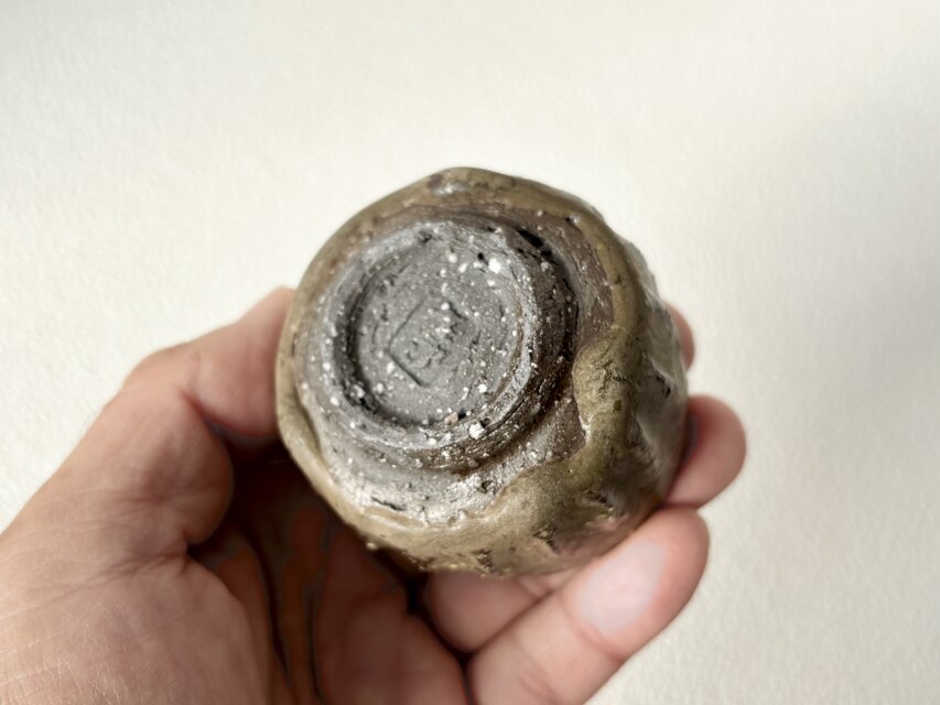 松灰釉 鎬ぐい呑み k-et-1 | iichi 日々の暮らしを心地よくする