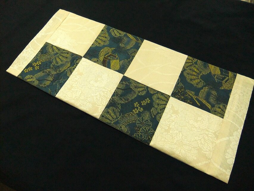 table runner 「立涌菊華紋」　帯リメイク　長尺 16)2413】29×69cm和風テーブルマット/帯リメイク/敷物・ラグ/日本製