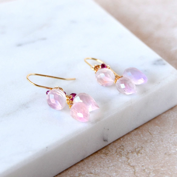 春告げの花蕾 ローズクォーツ × ピンクトルマリン ピアス14kgf | iichi