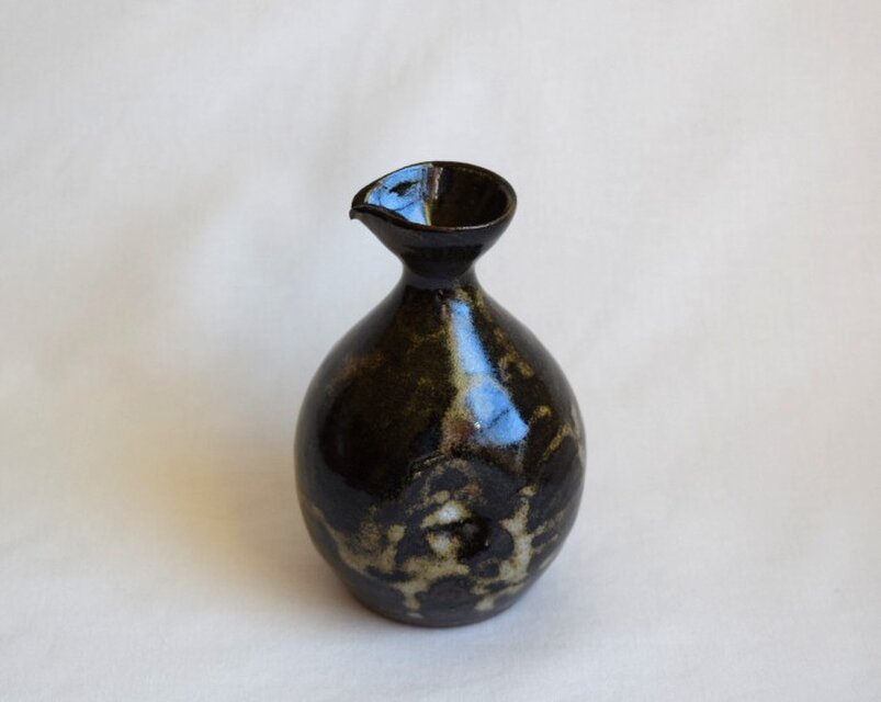 陶器製 古い徳利 黒い点模様 陶器製 古い徳利 黒い点模様 陶器製 古い徳利 黒い点模様 陶器製 古い