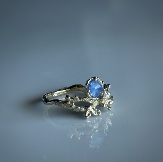 デュモルチェライトインクォーツ リング / k10 | iichi 日々の暮らしを