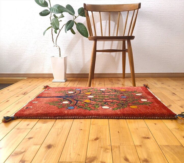 ペルシャ　ギャッベ　玄関　85×63 桃色　茜色　ザクロの木 ペルシャ ギャッベ 玄関マット ラグ 88x63㎝ 茜色 桃色 ザクロの木
