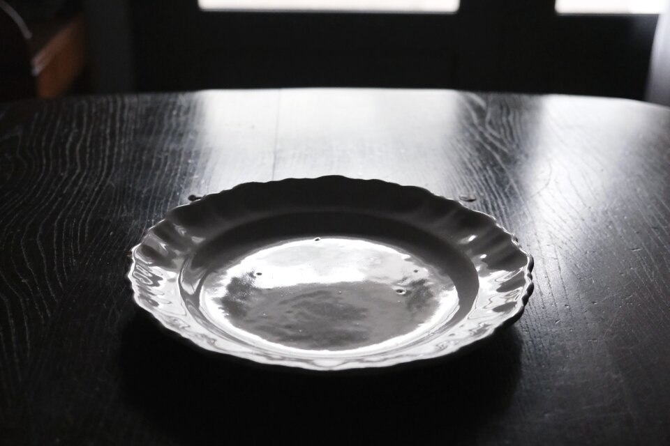 Moustiers ムスティエ X印 白釉 シェルリム 平皿 φ24.5cm フランス