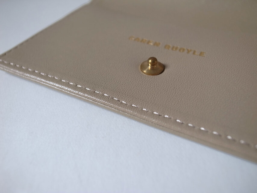スタイリッシュな名刺入れ' 上質イタリアンレザー「Business card case