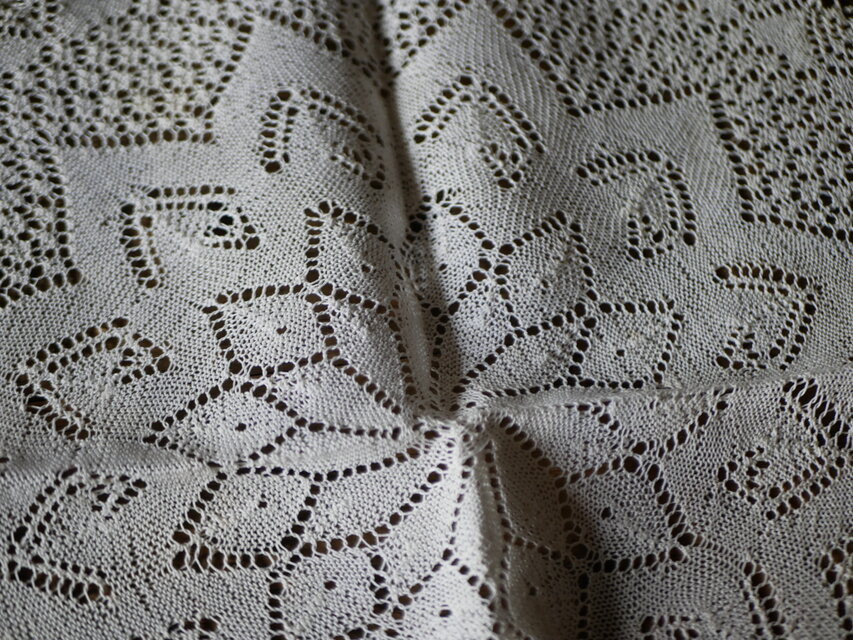 フランスアンティーク　アンティークレース　ドイリー　モノグラム　エクリュ フランスアンティーク アンティークレース ドイリー モノグラム