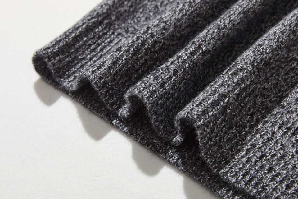 大人の上質スタイル ウール Vネックベスト ウール100％ 杢グレー