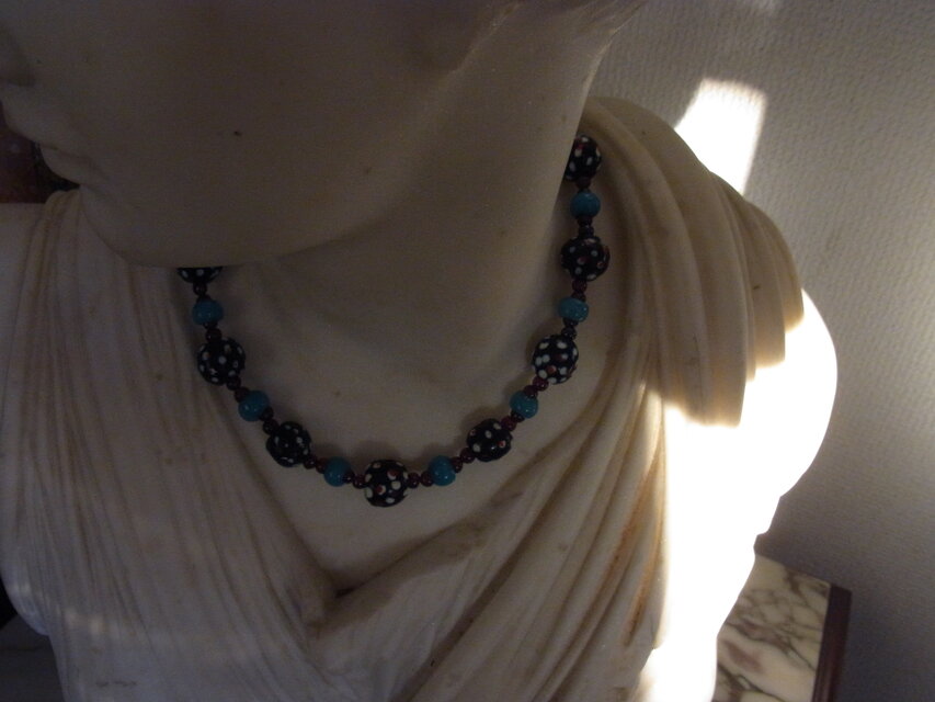 アンティークガラスビーズのネックレス | iichi 日々の暮らしを