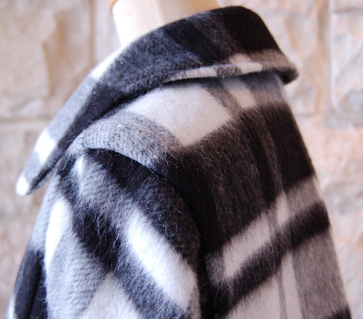 ケープコート】モノトーン ブロックチェック シャギー生地 シックで品