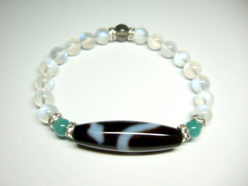 白蛇龍紋天珠たん！珍しい！ 白蛇天珠/エメラルド | iichi 日々の暮らしを心地よくするハンドメイド