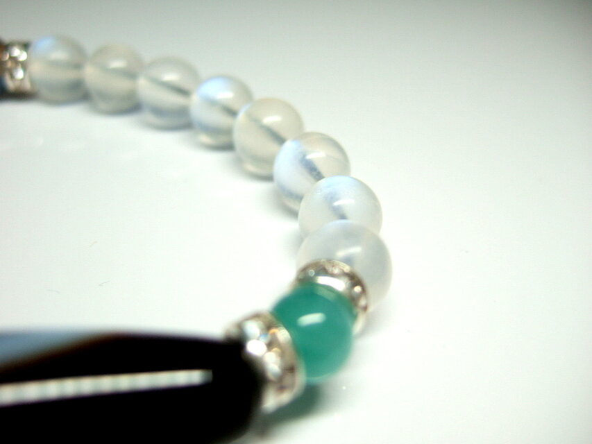 白蛇天珠/エメラルド | iichi 日々の暮らしを心地よくするハンドメイド