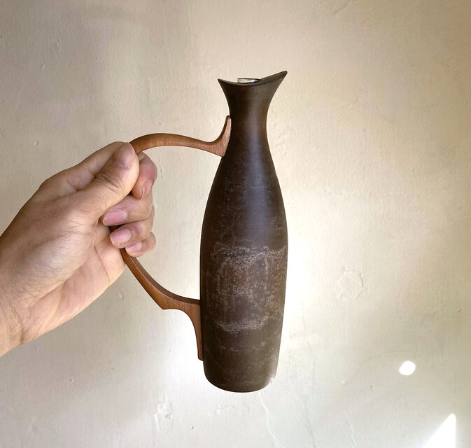 一輪挿し トチの木 鉄媒染 | iichi 日々の暮らしを心地よくする