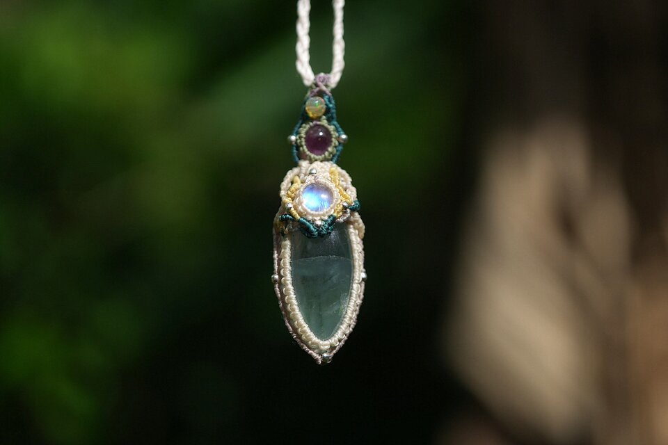 蒼の彼方☆pink tourmaline ムーンストーン フローライト マクラメ 