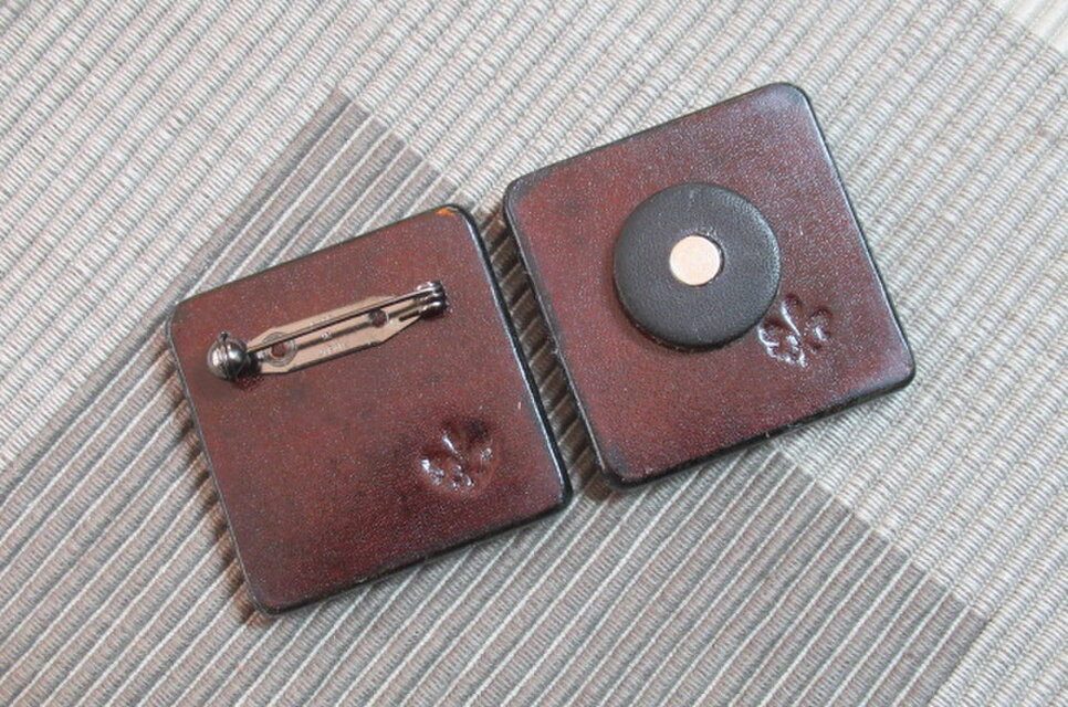 ドイツ 高山植物切手ブローチ10710 | iichi 日々の暮らしを心地よく