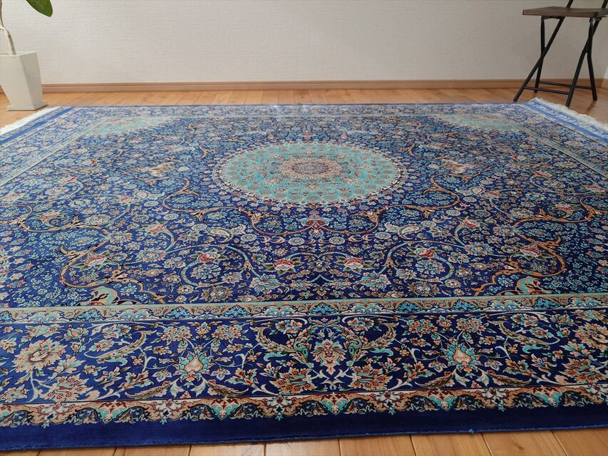 新品 ペルシャ絨毯 ブルー ペルシャ絨毯 クム産 ラジィヤン工房 シルク 約80cm x 123cm｜SATHI RUGS