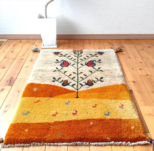 ペルシャ ギャッベ 玄関マット 88x63㎝ ベージュ 黄金色 蝶 RJ5240