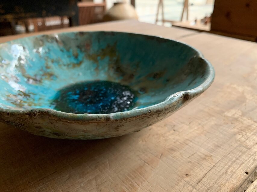 青い花模様の陶器ボウル　古美術　骨董品 青い花模様の陶磁器ボウル2つセット - メルカリ