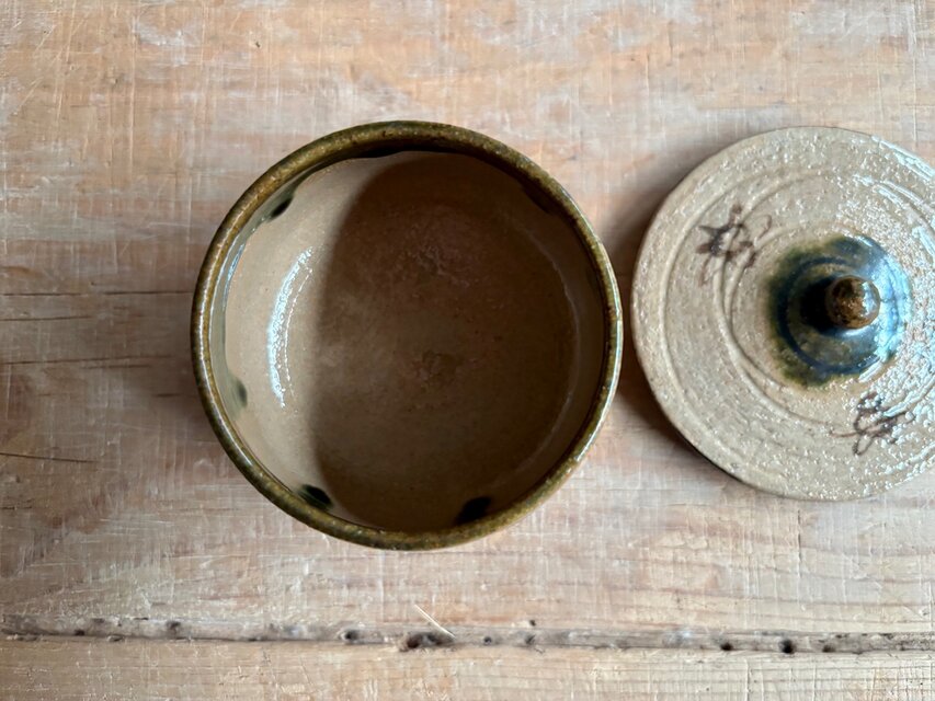 蓋付き湯呑み茶碗（古食器） | iichi 日々の暮らしを心地よくする