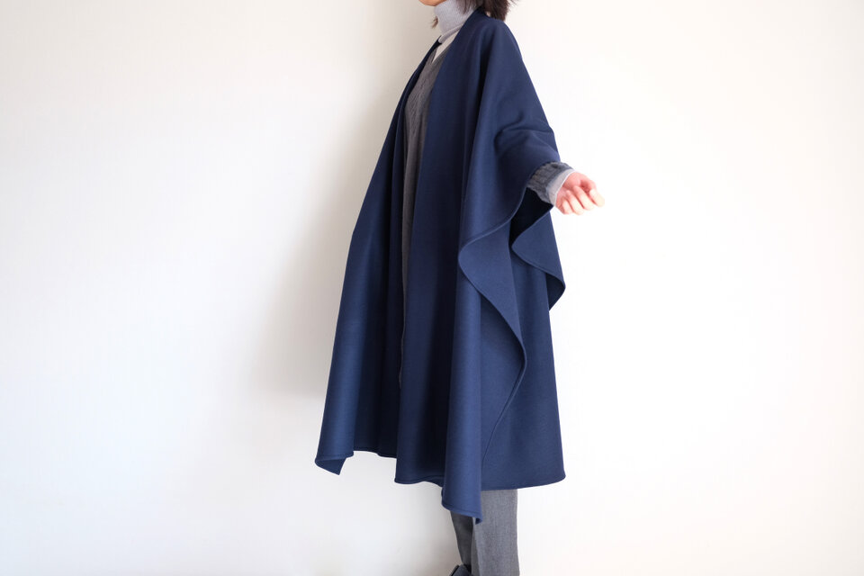新作・ロング ケープ コート Re_1say /圧縮 ウール ジャージー