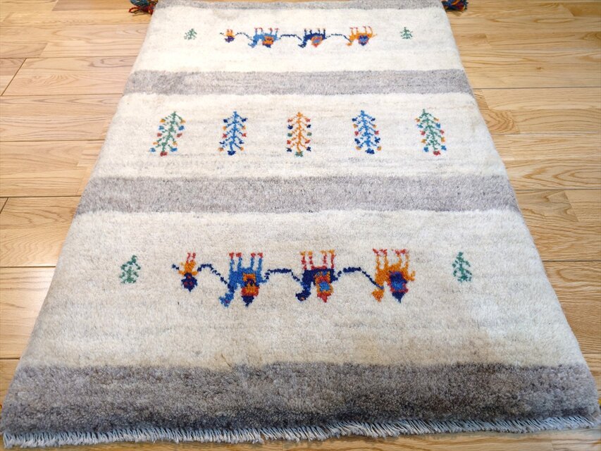 【新品】ウール100％ ペルシャギャッベ 約38.5cm丸 (PG25002) ペルシャ ギャッベ 玄関マット ラグ 94x67cm ベージュ グレー ラクダ