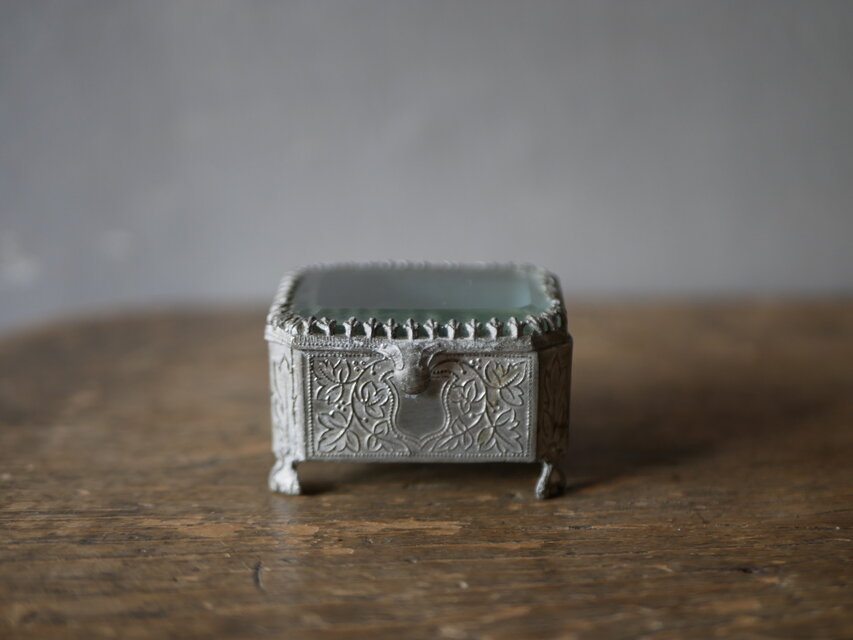 ガラスのジュエリーケース 大きい方 フランスアンティーク