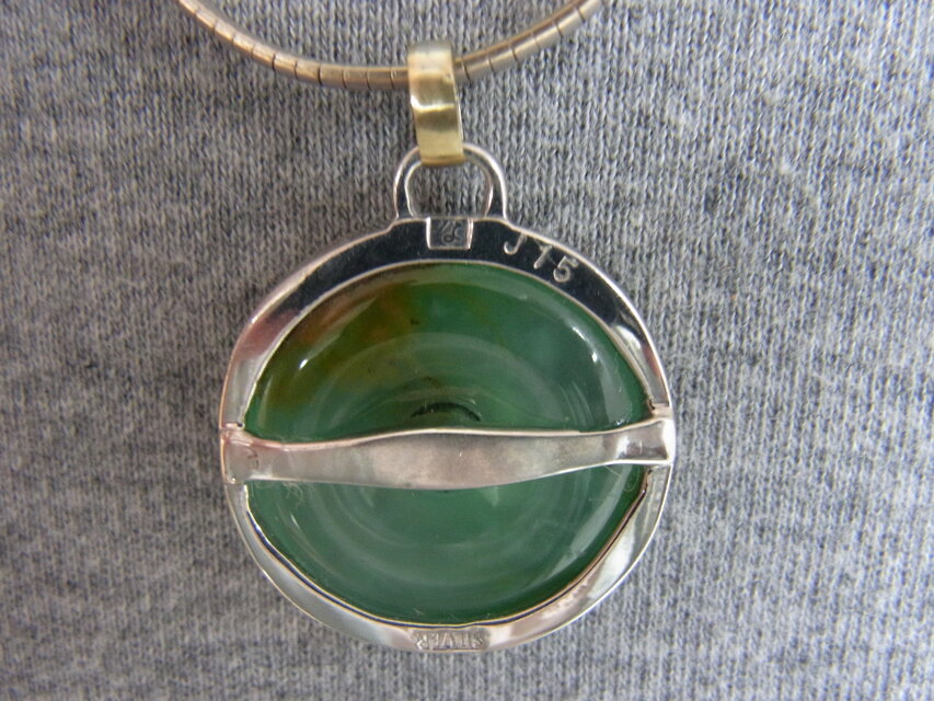 翡翠のペンダント | iichi 日々の暮らしを心地よくするハンドメイドや