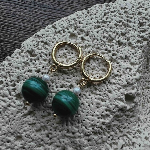 マラカイト＆淡水パール フープピアス（ドロップ）｜天然石＆淡水