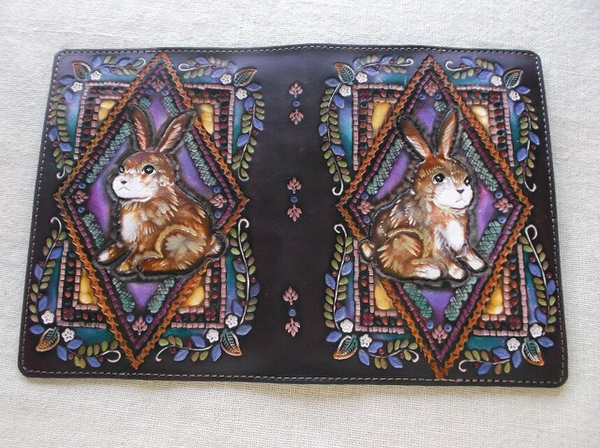 文庫サイズブックカバー 刻印、拭き染め 牛革 | iichi 日々の暮らしを