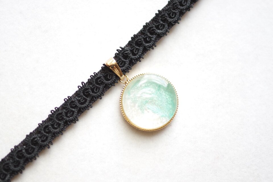 受注製作】レジンアート ラウンドモチーフとタティングレースと