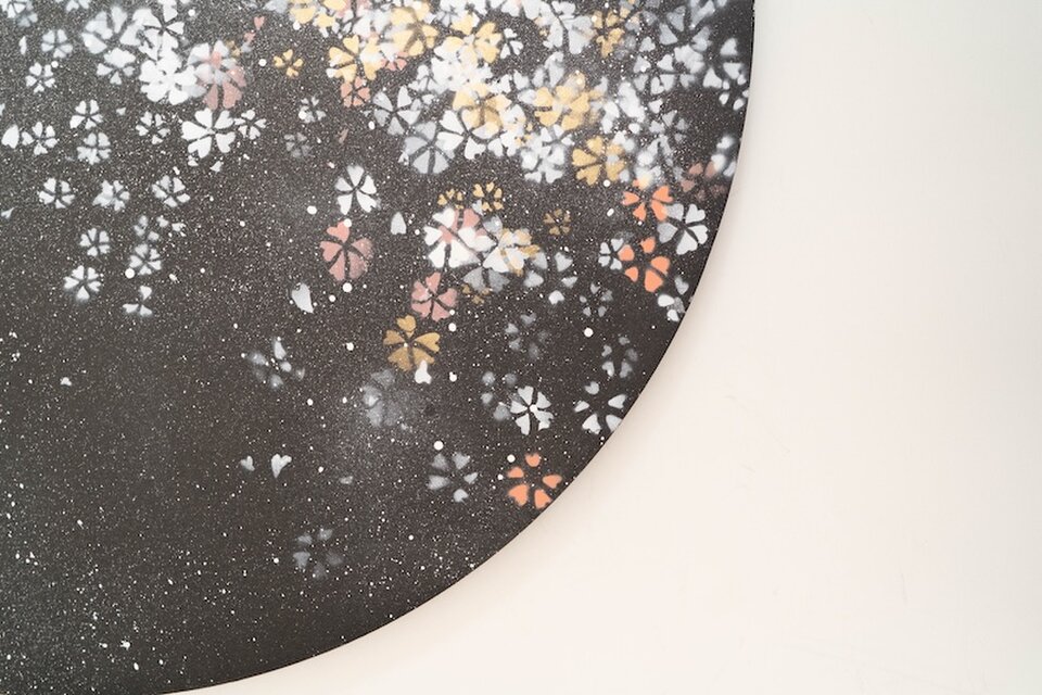 Sakura / 夜桜の円形現代アート作品 | iichi 日々の暮らしを心地よく