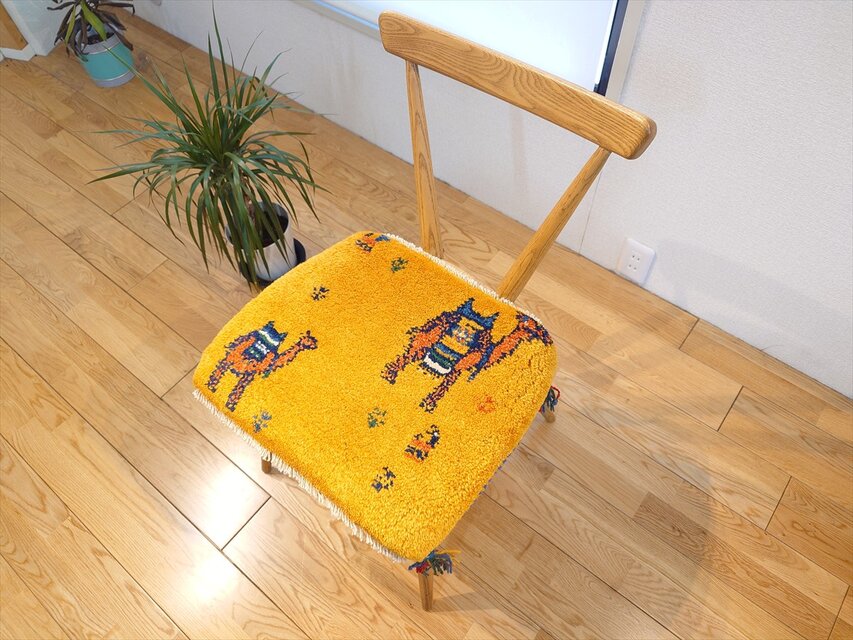 ペルシャ ギャッベ ミニマット ラグ 横44x38㎝ 2匹のラクダ ヤギ 生命