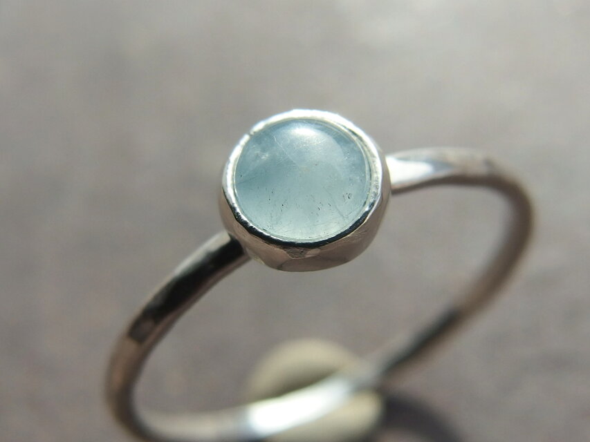 アクアマリン一粒リング 【silver】 4㎜ カボション 3月の誕生石