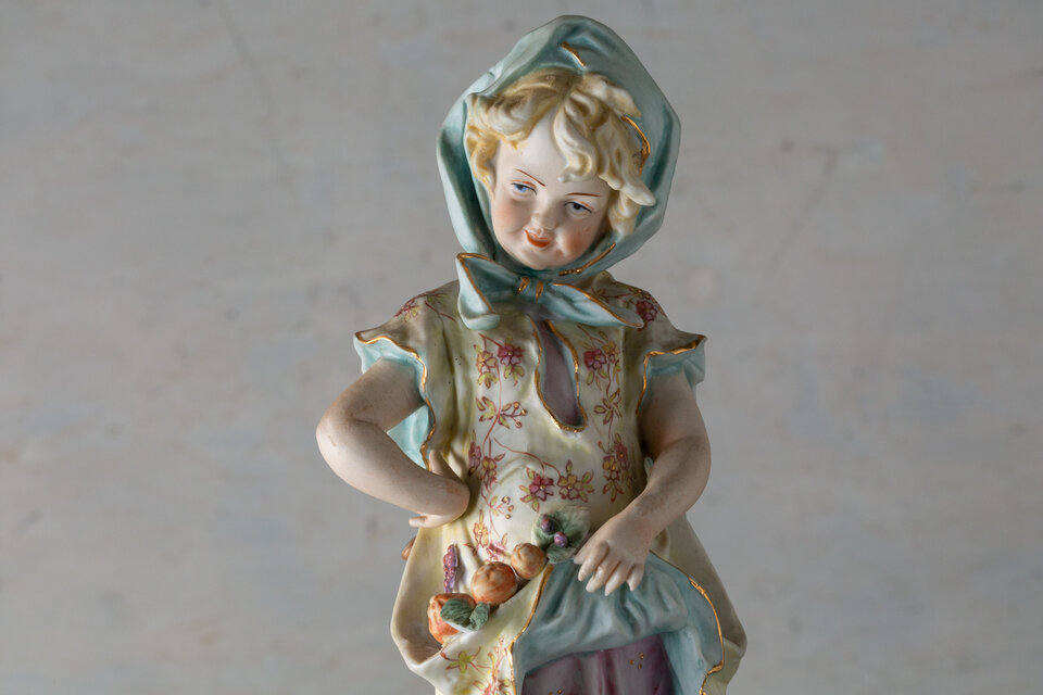 瀬戸焼 田舎の子供人形「果物持ち」JMORIE刻印 丸山陶器 昭和中期