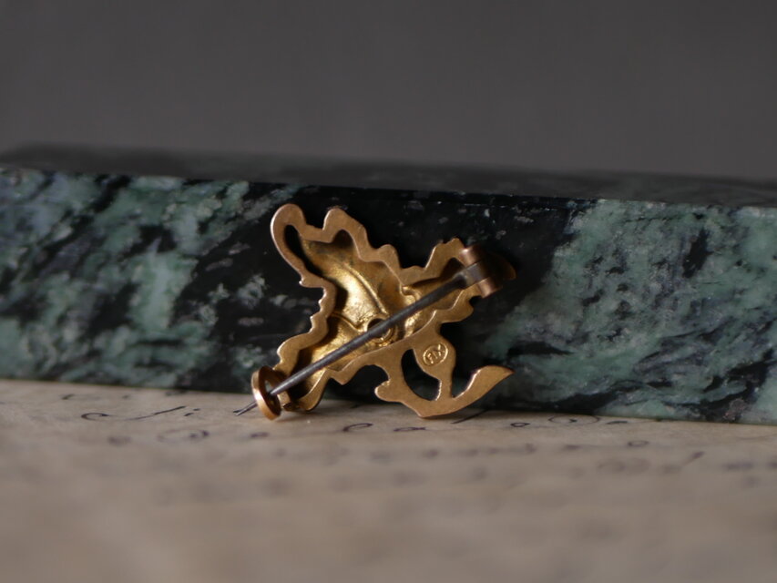 FIX 葉っぱモチーフ フランスアンティーク アンティークブローチ