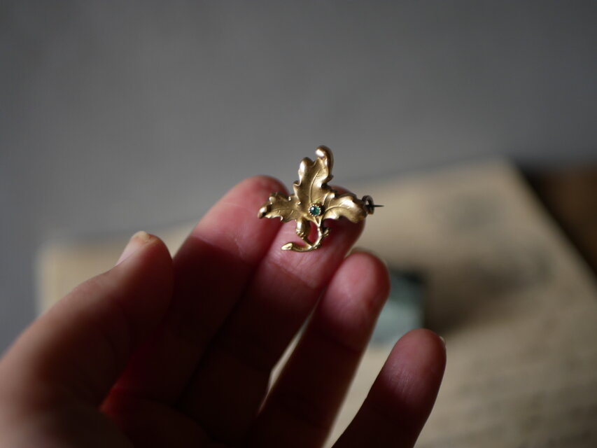 FIX 葉っぱモチーフ フランスアンティーク アンティークブローチ